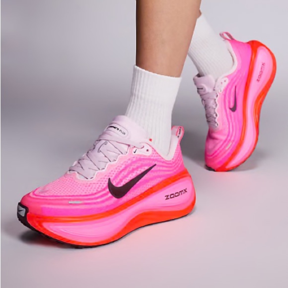 NEW Nike Women's Vibrant Pink Vomero Plus Running Athletic Shoes